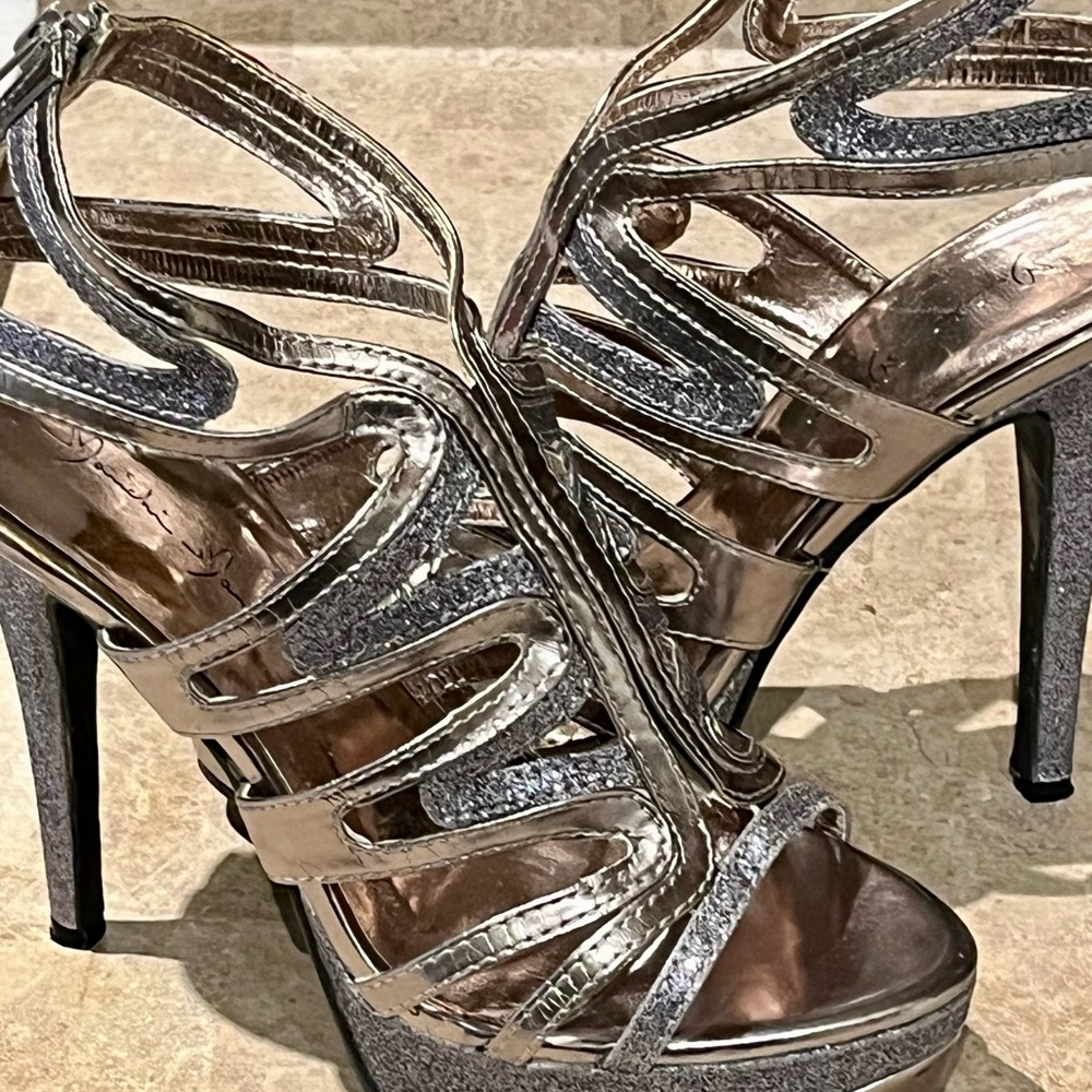 Marichi Mani super sexy heels